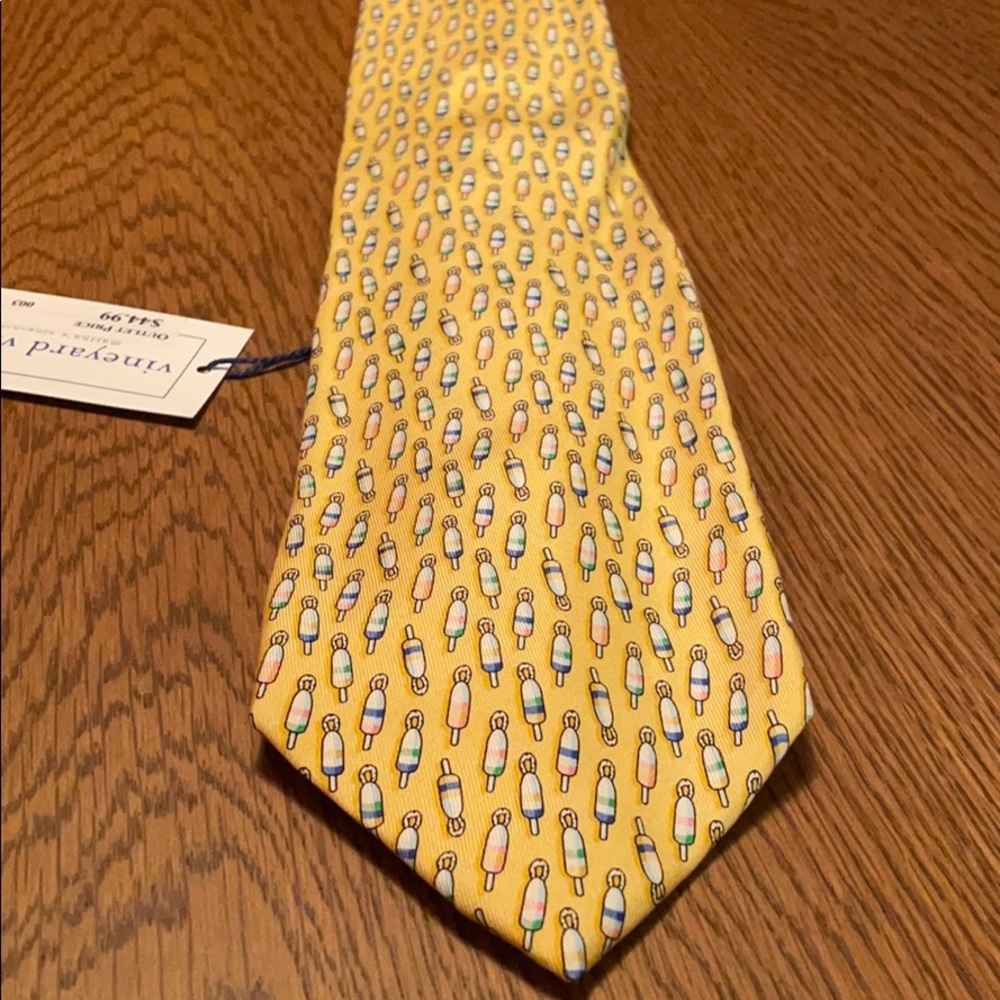 Vineyard Vines Buoy Tie